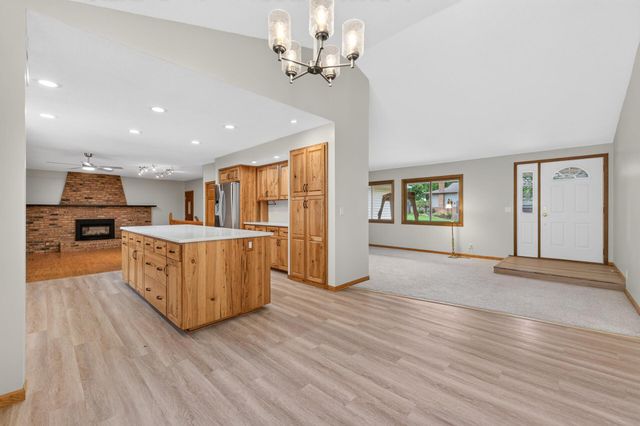 7910 W Park Hills Drive, Bloomington, MN 55438