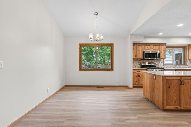 7910 W Park Hills Drive, Bloomington, MN 55438