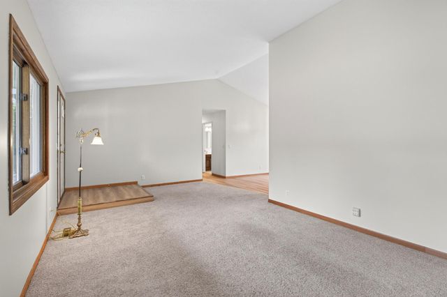 7910 W Park Hills Drive, Bloomington, MN 55438