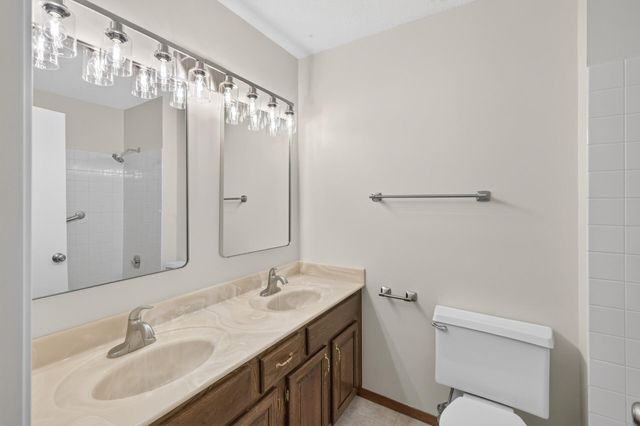 7910 W Park Hills Drive, Bloomington, MN 55438