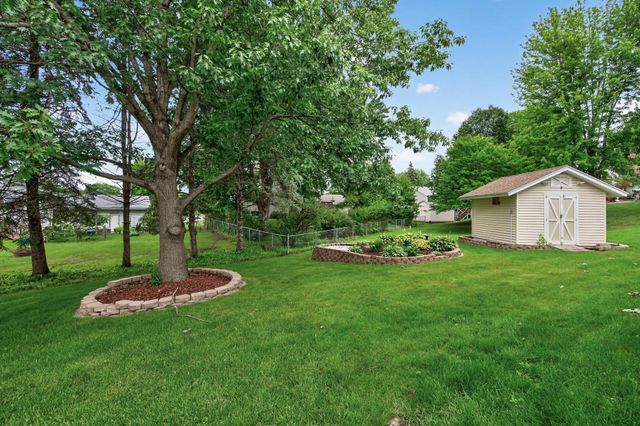 7910 W Park Hills Drive, Bloomington, MN 55438