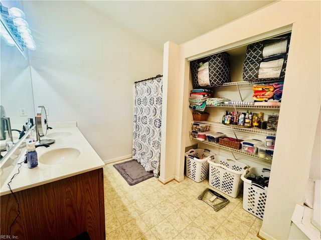 3018 Kempton Park RD, Suffolk, VA 23435