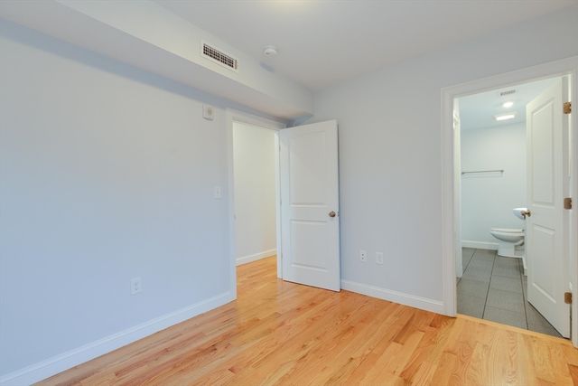 15 Kenilworth St 3, Boston, MA 02119