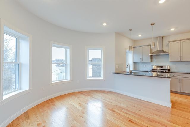 15 Kenilworth St 3, Boston, MA 02119