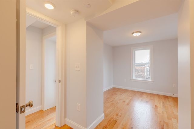 15 Kenilworth St 3, Boston, MA 02119