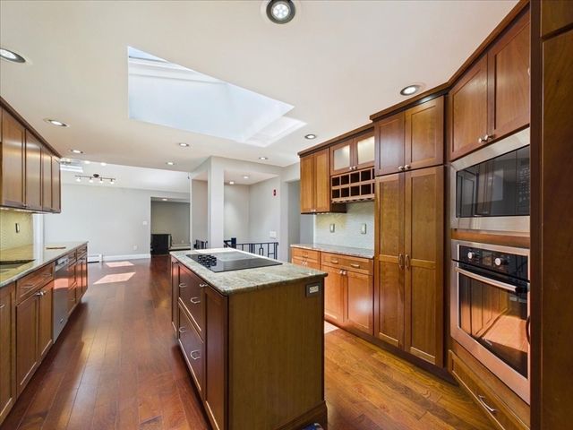 45 Park St, Norfolk, MA 02056