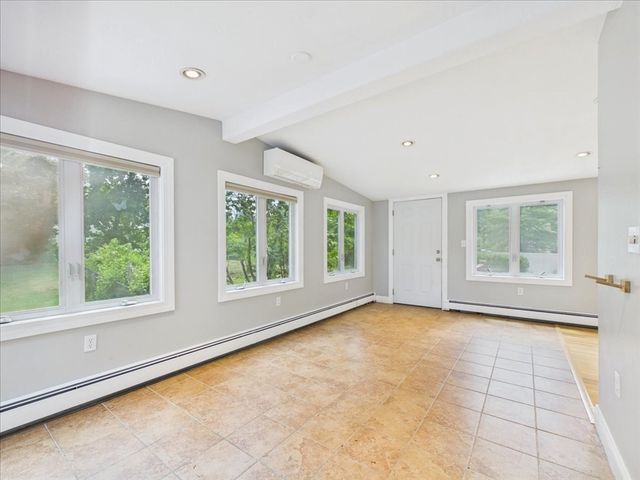 45 Park St, Norfolk, MA 02056
