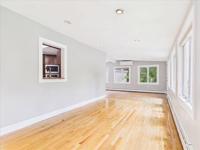 45 Park St, Norfolk, MA 02056