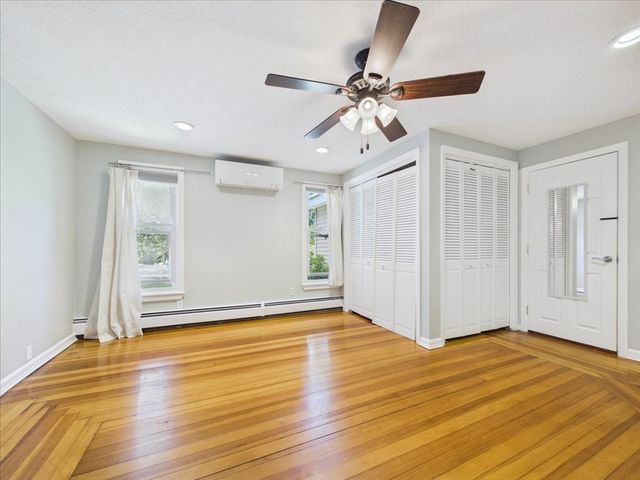 45 Park St, Norfolk, MA 02056