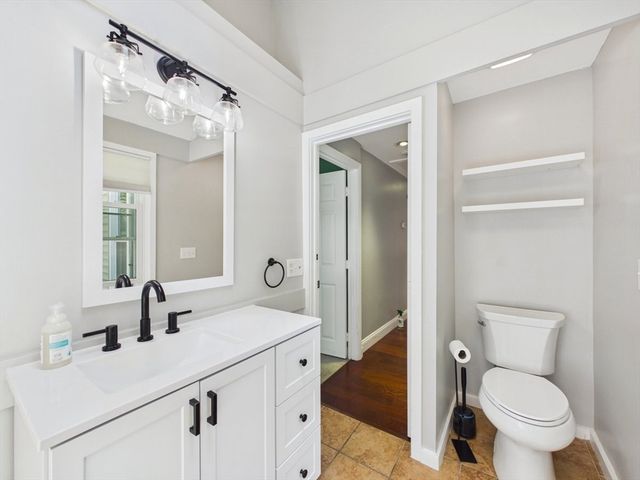 45 Park St, Norfolk, MA 02056