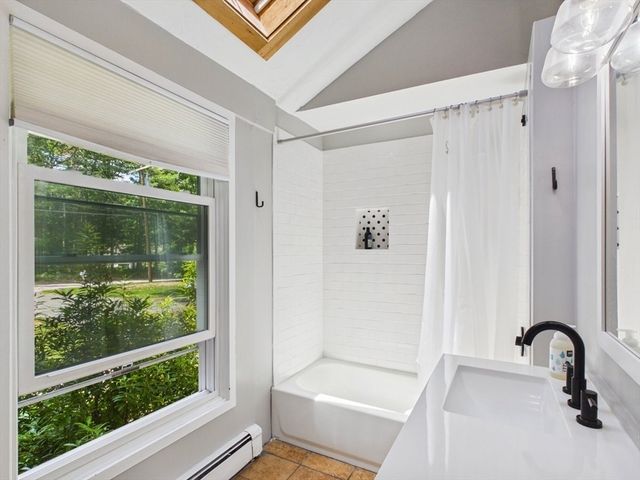45 Park St, Norfolk, MA 02056