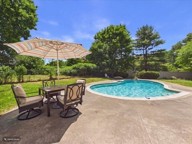 45 Park St, Norfolk, MA 02056