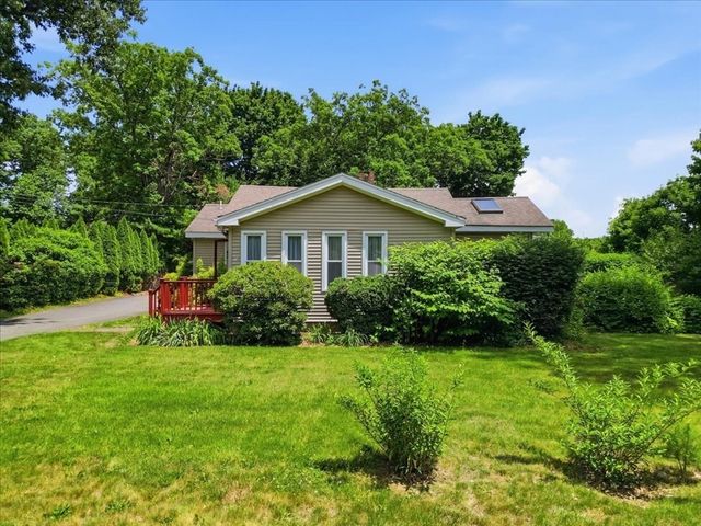 45 Park St, Norfolk, MA 02056