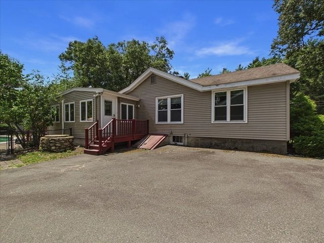 45 Park St, Norfolk, MA 02056