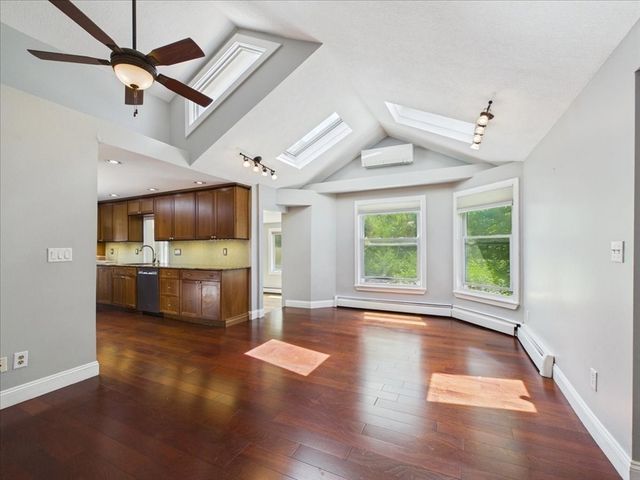 45 Park St, Norfolk, MA 02056