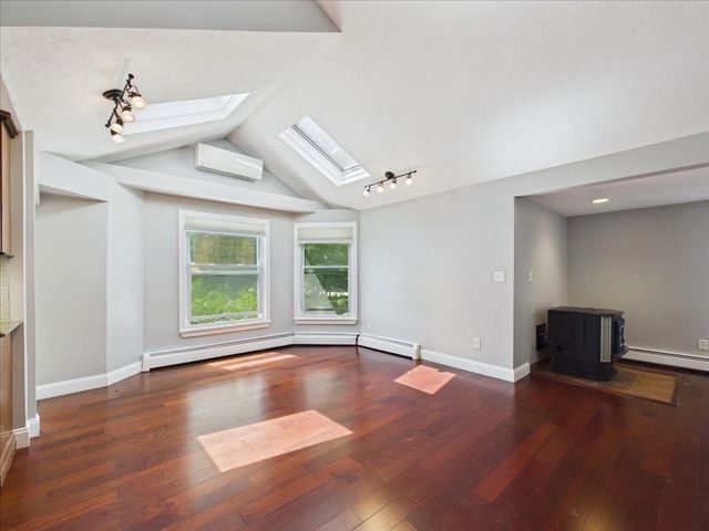 45 Park St, Norfolk, MA 02056