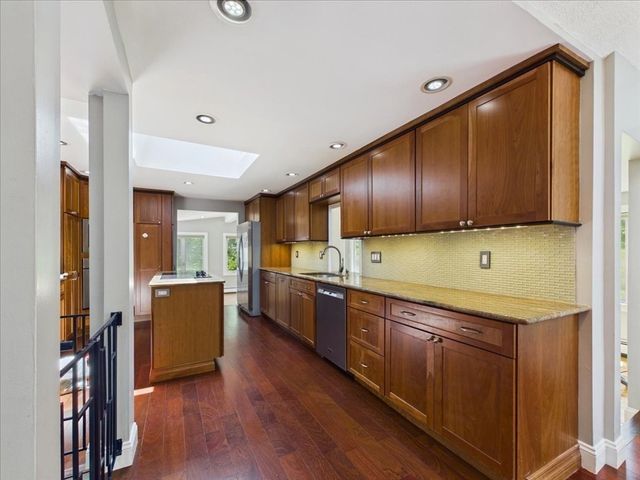 45 Park St, Norfolk, MA 02056