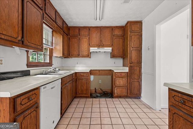 160 Derby Country Drive, Ellenwood, GA 30294