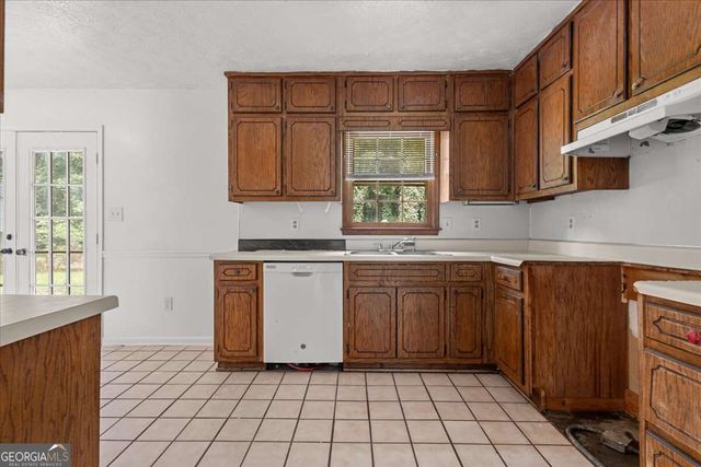 160 Derby Country Drive, Ellenwood, GA 30294
