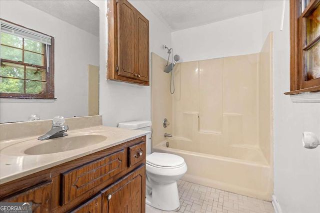 160 Derby Country Drive, Ellenwood, GA 30294