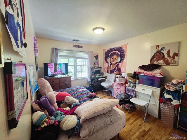 21 Pine Cone Street, Middle Island, NY 11953