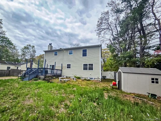 21 Pine Cone Street, Middle Island, NY 11953