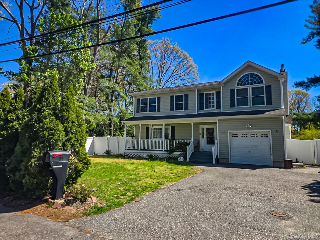 21 Pine Cone Street, Middle Island, NY 11953