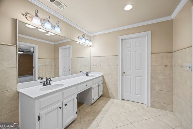 2205 Parliament Drive, Lawrenceville, GA 30043