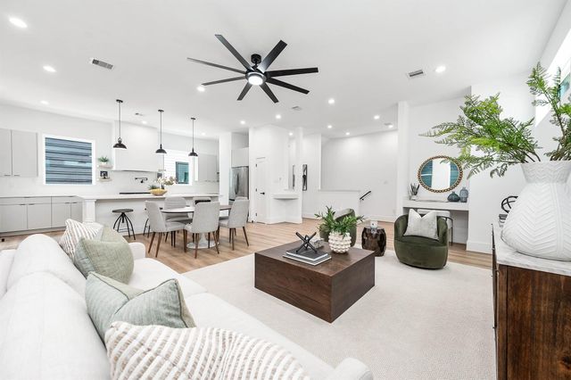 329 N Nagle Street, Houston, TX 77003