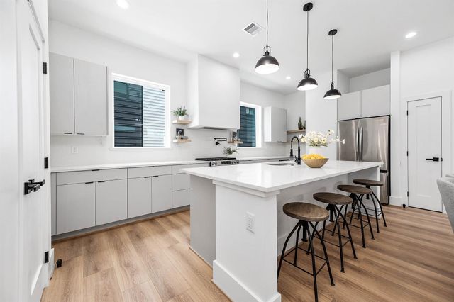 329 N Nagle Street, Houston, TX 77003