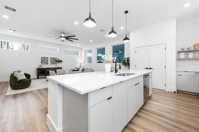 329 N Nagle Street, Houston, TX 77003
