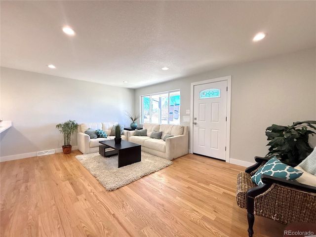 4180 S Jason Street, Englewood, CO 80110