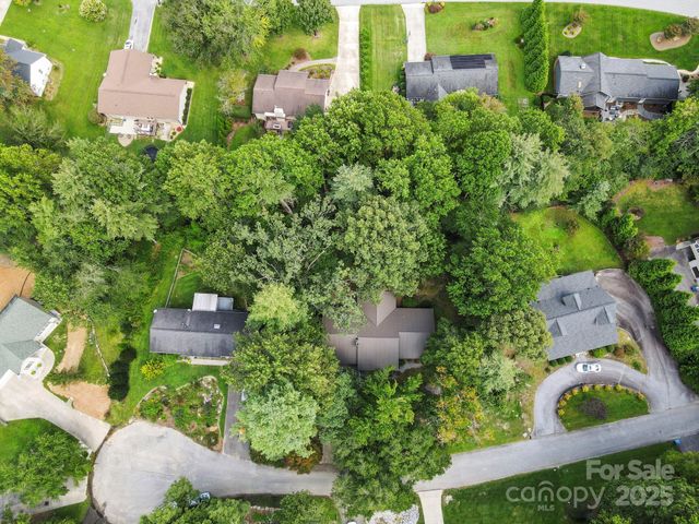 109 Mountain Place, Hendersonville, NC 28791