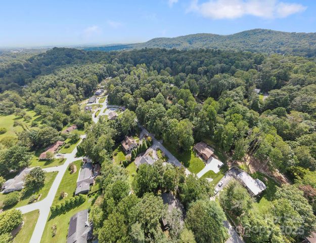 109 Mountain Place, Hendersonville, NC 28791