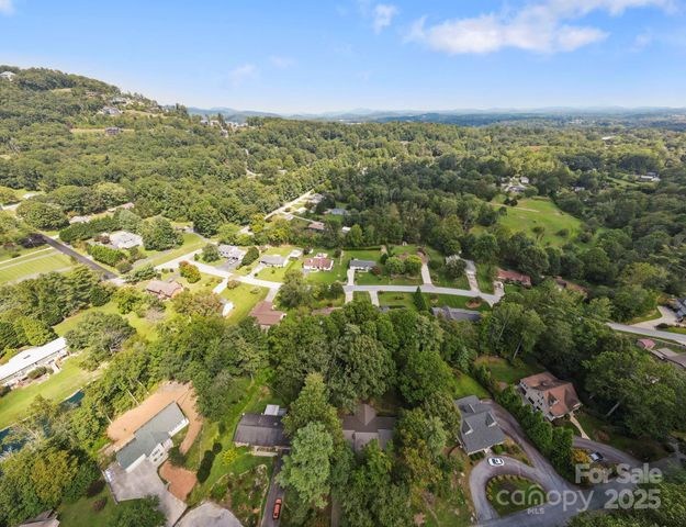 109 Mountain Place, Hendersonville, NC 28791