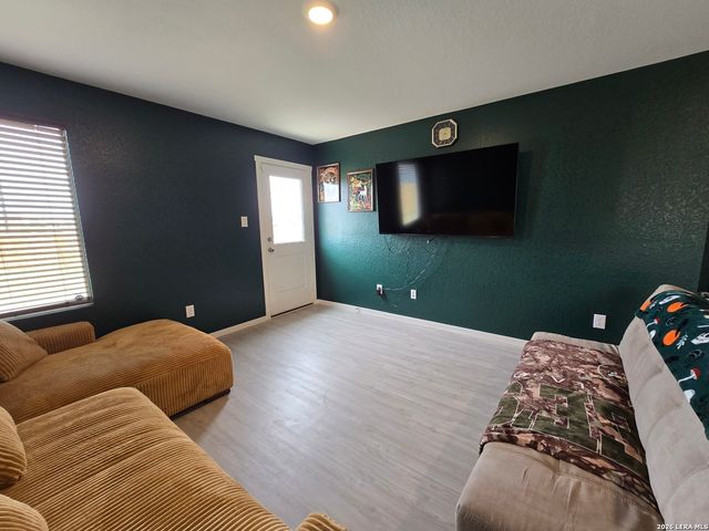 11602 Dog Rose, Converse, TX 78109