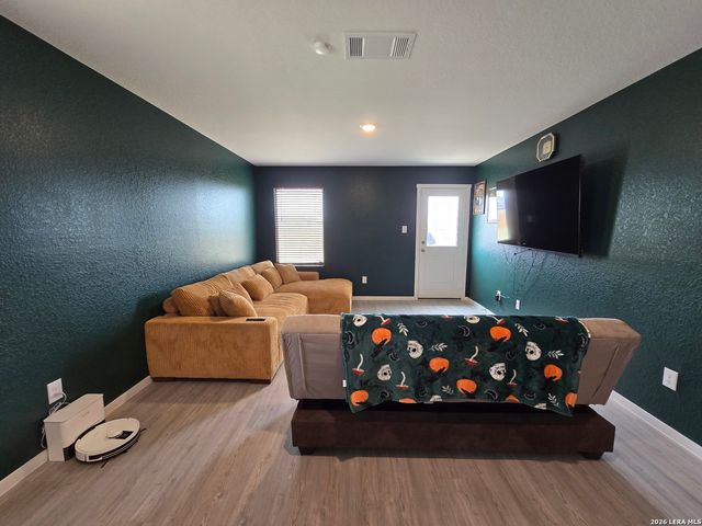 11602 Dog Rose, Converse, TX 78109