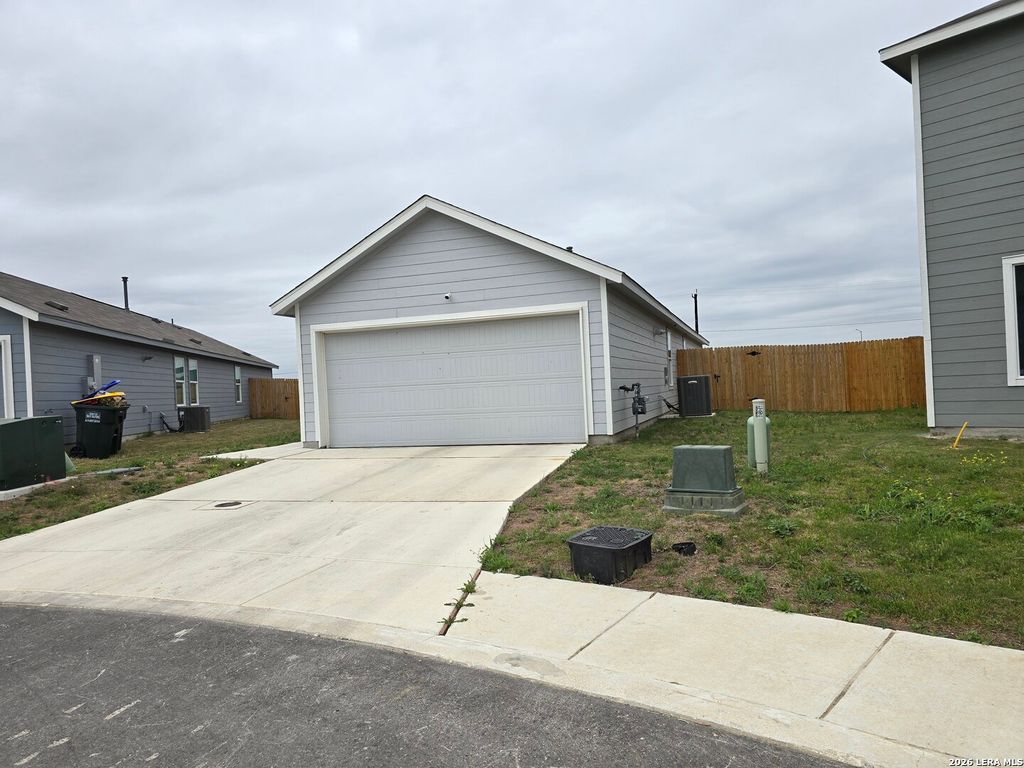 11602 Dog Rose, Converse, TX 78109