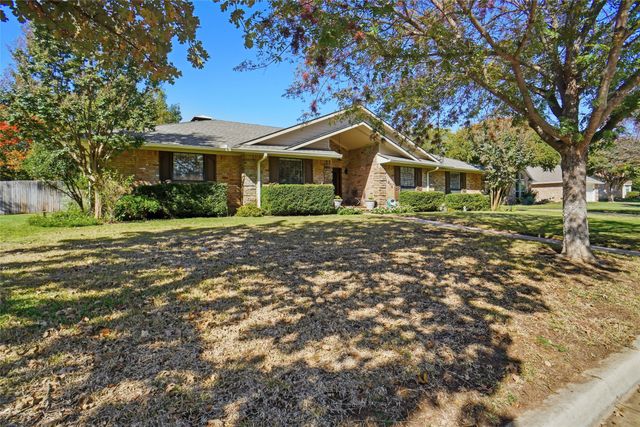 1206 Oakwood Trail, Southlake, TX 76092