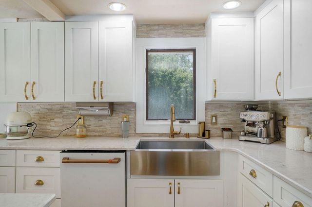 4932 E Farm Road 166, Springfield, MO 65809