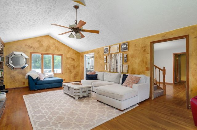 4932 E Farm Road 166, Springfield, MO 65809