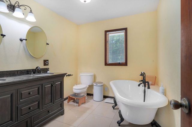 4932 E Farm Road 166, Springfield, MO 65809