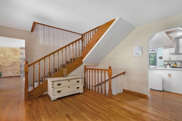 4932 E Farm Road 166, Springfield, MO 65809