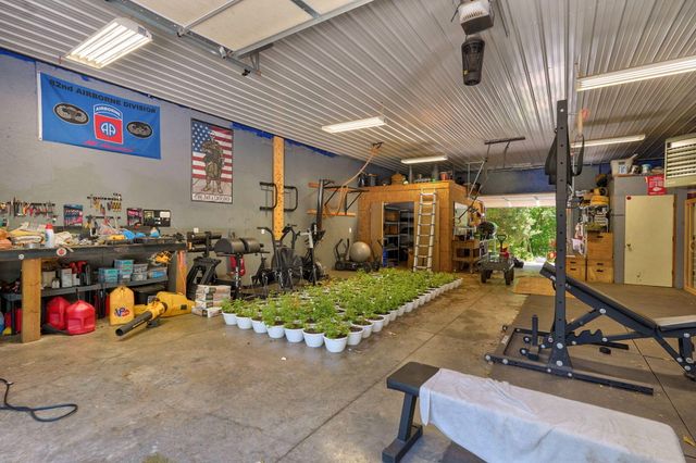 4932 E Farm Road 166, Springfield, MO 65809
