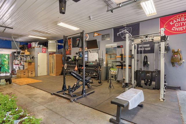4932 E Farm Road 166, Springfield, MO 65809