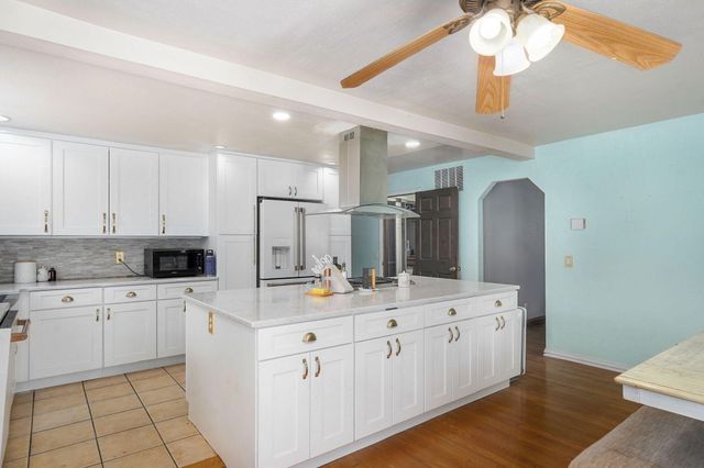 4932 E Farm Road 166, Springfield, MO 65809