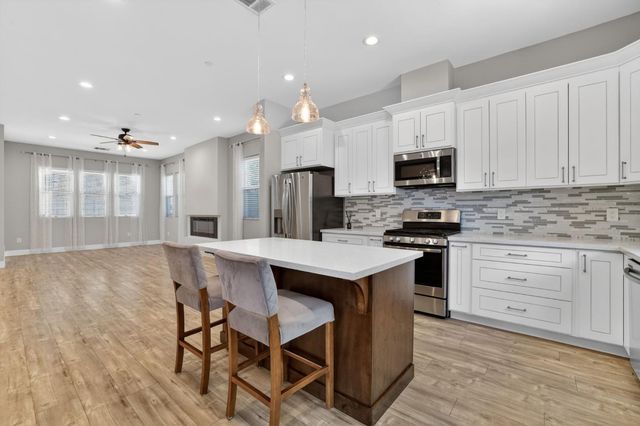 9623 Tunnel St, Newcastle, CA 95658