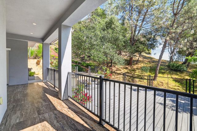 9623 Tunnel St, Newcastle, CA 95658