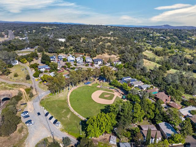 9623 Tunnel St, Newcastle, CA 95658