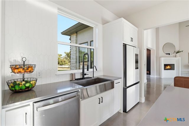 5721 Dry Comal Drive, New Braunfels, TX 78132